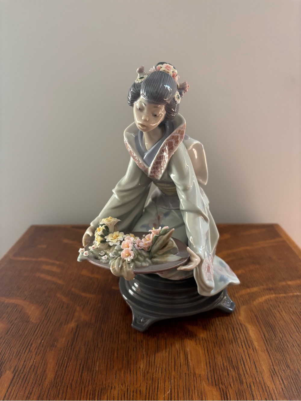 Lladro Spain “Gift of Beauty" Porcelain Geisha Japanese Figurine Statue (#5775)